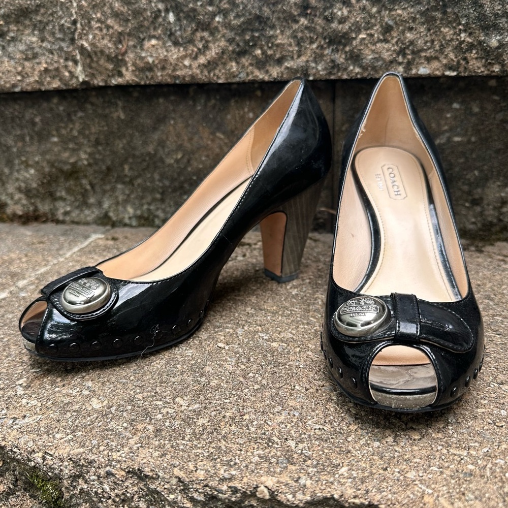EUC Coach Hanna Crinkle Patent Peep Toe heels